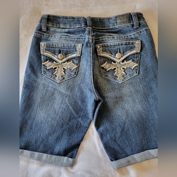 Love Nation Bermuda Shorts - Picture 3 of 8